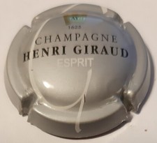 Capsule de champagne Giraud Henri Esprit, fond gris N°10