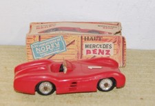 EXCELLENT  ÉTAT.ANNÉES 60. NOREV .ÉCHELLE 1/43 EME. LA MERCEDES BENZ COMPÉTITION