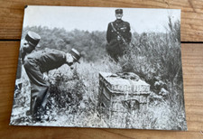 photo de presse militaire N375 découverte de la malle sanglante 1949