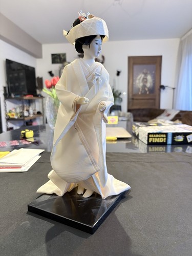 Poupée japonaise ancienne