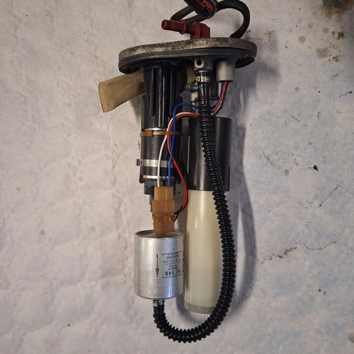 Pompe essence moto guzzi - essence,