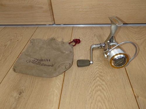 Daiwa emblem 2000c - emblem,