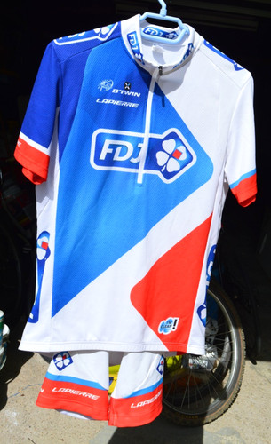Ensemble cyclisme equipe - →,
