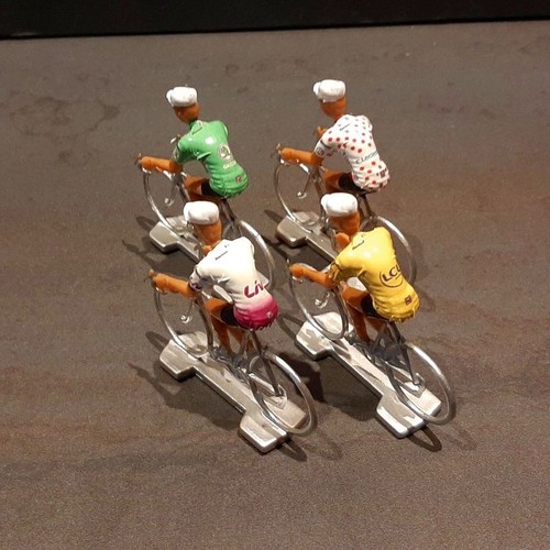 Lot cyclistes tour - 4, de