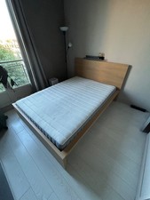 Vends lit en bois IKEA avec