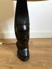 Pied de Lampe de Table en bois dur Africain femme africaine sculptée