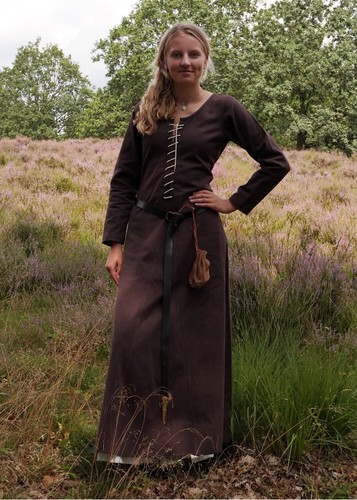 Battle merchant cottehardie - battle-merchant,