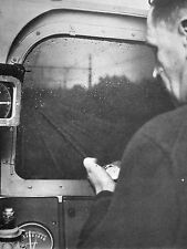 ARTICLE PRESSE 1952 TRAIN DE PARIS LYON LE PREMIER RAPIDE DU MONDE OCTOBRE 52