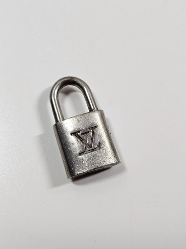 Cadenas porte louis - porte,