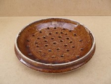 Ancienne faisselle égouttoir