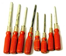 ANCIEN LOT DE 8 TOURNEVIS CLE