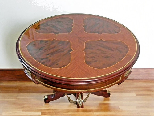 Une table ronde style - louis, xv