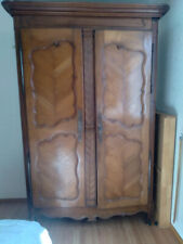 armoire bretonne La légende familiale dit qu'elle a échappée à la révolution