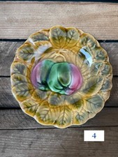 Ancienne assiette à dessert en barbotine Sarreguemines