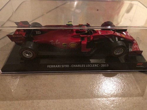 Miniature 24 ferrari - 1/24,
