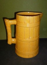 PICHET  EN FORME DE TONNEAU
