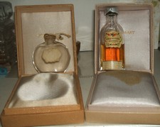 2 Coffrets Houbigant 1929 "Quelques Fleurs  " avec flacon baccarat sans bouchon