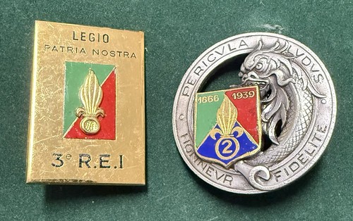 Lot insignes de la - de,