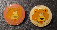 Pin’s Lot de 2 Animaux Oursons La Table Ronde Signé Parkson (101)