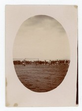 PHOTO SNAPSHOT, rencontre sportive terrain cage joueur match foot vers 1900