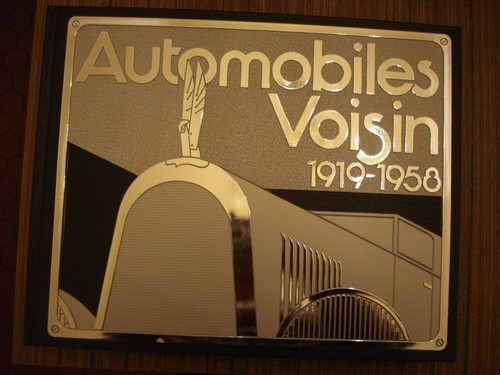 Automobile voisin avion - automobile,