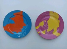 2 grandes assiettes DISNEY 