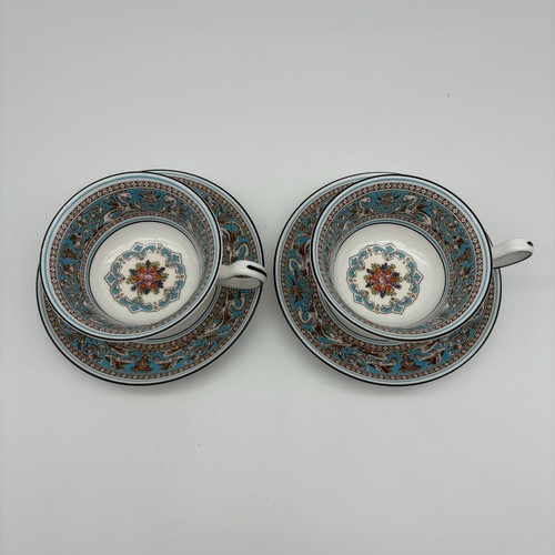 Lot tasses et - de,
