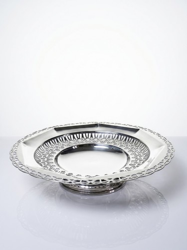 Grande coupe ajourée - sur, pied