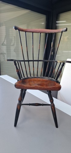 Chaise fauteuil poupée ancien