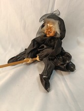Sorcière Halloween A Suspendre Ou À Poser Sur Son Balais