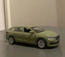 Voiture miniature skoda superb - voiture,