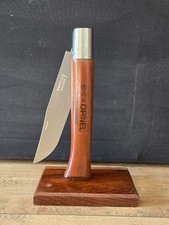 Couteau Opinel n° 13 la main