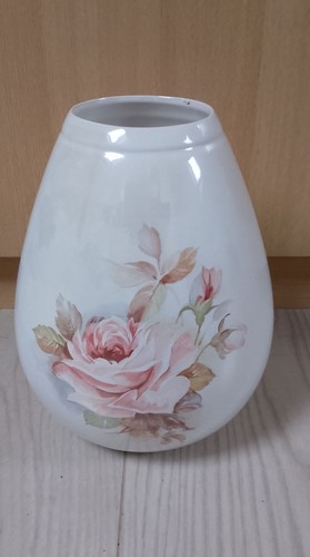 Vase forme ogive motif fleur - forme,