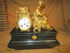 Belle pendule en marbre noir