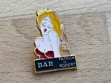 a   PINS PIN SEXY PIN-UP BAR PASTIS 51