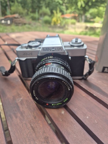 Minolta 1 - -,
