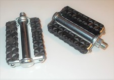 Pedale Noires type LYOTARD (la paire) velo cyclomoteur filetage BSC