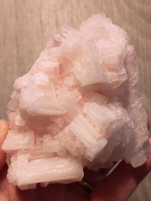 Superbe Halite rose 219gr