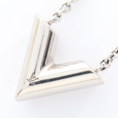 Louis vuitton essential - essential, v
