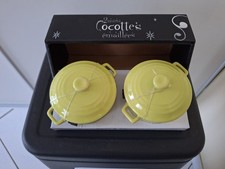 LOT DE 2 MINI COCOTTES EN GRES