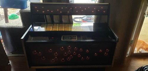 Beautiful seeburg jukebox - seeburg,