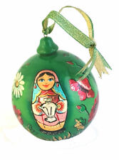 Boule de Noel verte en bois peint - Décoration de Noël - Peinte par Samoilova