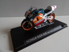 1/24 moto HONDA NSR500 Michael Doohan 1998 sur socle
