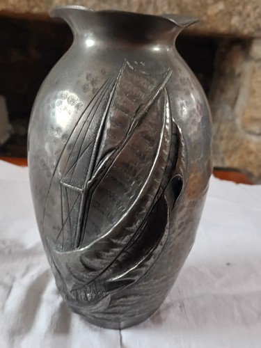 Vallot vase étain ciselé - a.,