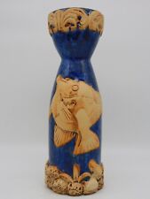 VASE VINTAGE CERAMIQUE DECOR AQUATIQUE ET POISSON SUR FOND BLEU HAUT 22CM TER23