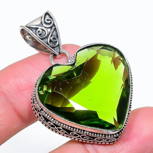 Pendentif ancien pierre