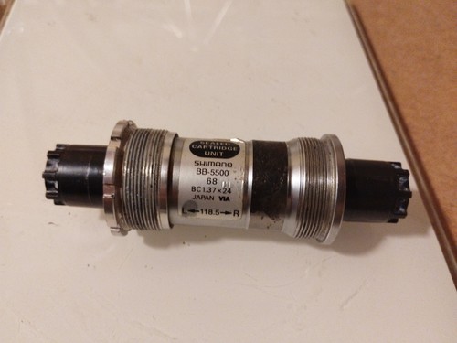 Boitier pédalier shimano - boitier,