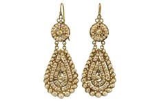 boucles d'oreilles pendantes