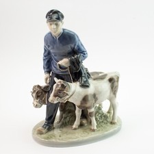 Figurine En Porcelaine Royal
