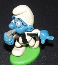 figurine schtroumpf à lunette